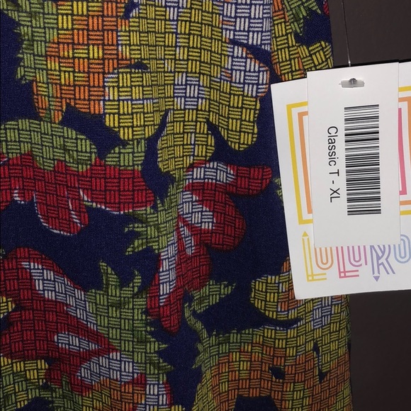 Lularoe Classic tee xl - Picture 2 of 4